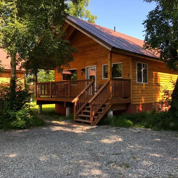 Susitna River Lodging, Backwoods Cabins，位于阳光城的酒店