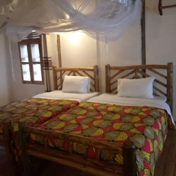 Tembo Safari Lodge，位于Busonga的酒店