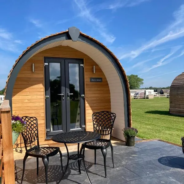 Abbey farm luxury glamping，位于Rhuddlan的酒店