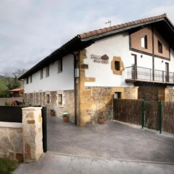 HONDARMENDI Kortezubi，位于格尔尼卡的酒店