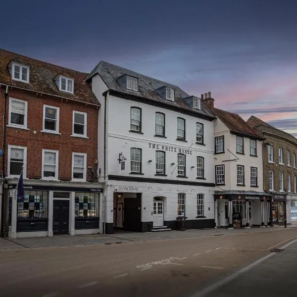 The White Horse Hotel, Romsey, Hampshire，位于拉姆西的酒店