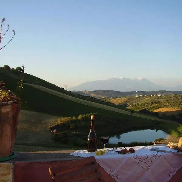 Abruzzo Casa Campagna，位于Collecorvino的酒店