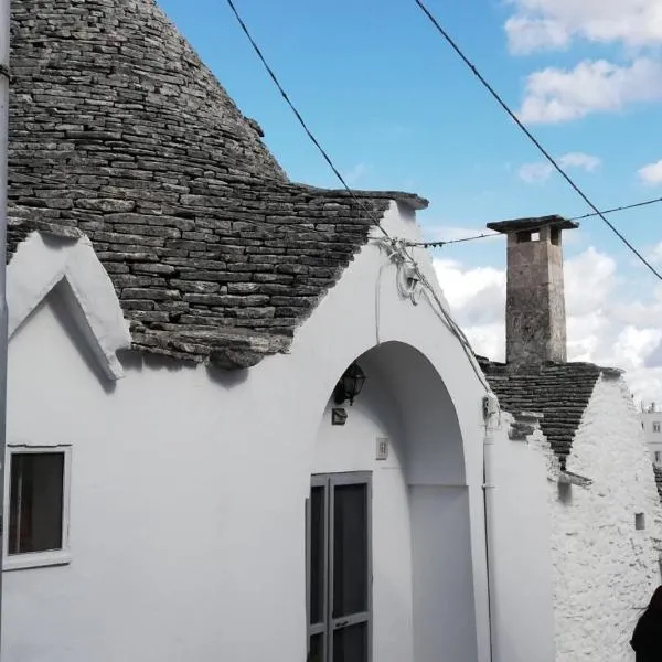 Luxury Trulli sabotino，位于阿尔贝罗贝洛的酒店