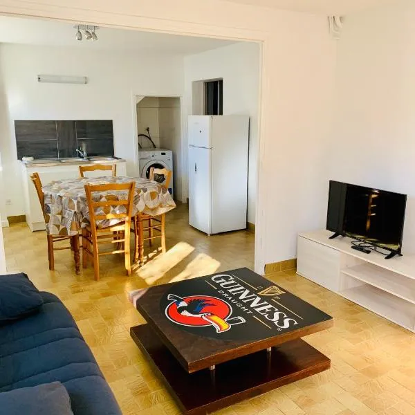 Appartement quartier calme，位于Saint-Bauzile的酒店