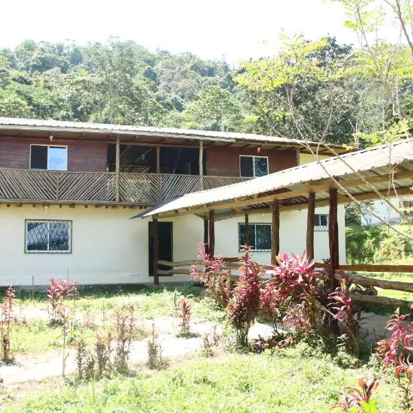 Candurumy Lodge，位于Carlos Julio Arosemena Tola的酒店