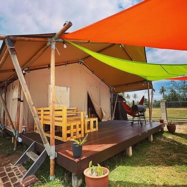 Rembulan Escape - Beachfront safari tent，位于Kampong Kubang Resing的酒店