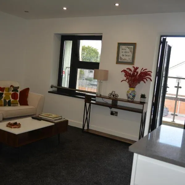 Cozy & Bright 2-Bedroom Apartment with Large Balcony and Free Parking，位于牛津的酒店