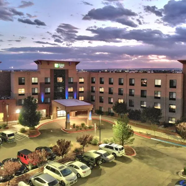 Holiday Inn Express & Suites Albuquerque Historic Old Town, an IHG Hotel，位于阿尔伯克基的酒店