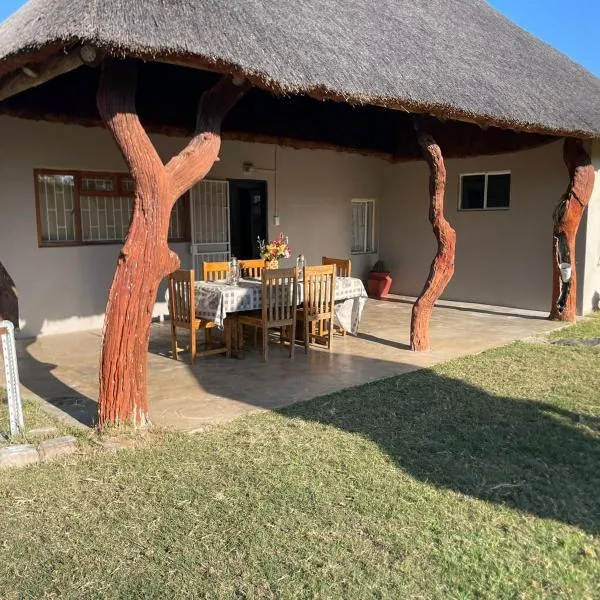 Vanross Self Catering Accommodation，位于Hartbeestfontein的酒店
