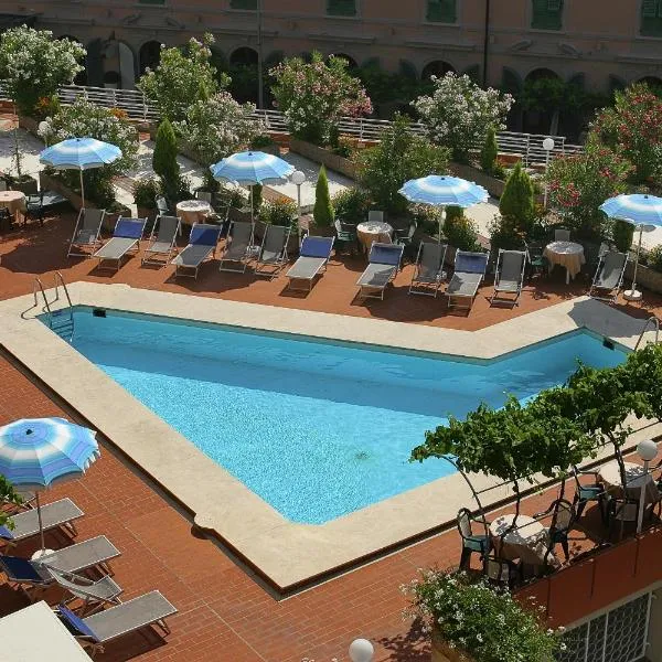 洛坎达马乔雷广场大酒店，位于科洛迪的酒店