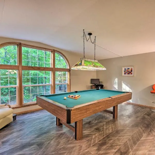 Tranquil Cabin Getaway Near Red Cedar Lake!，位于Birchwood的酒店