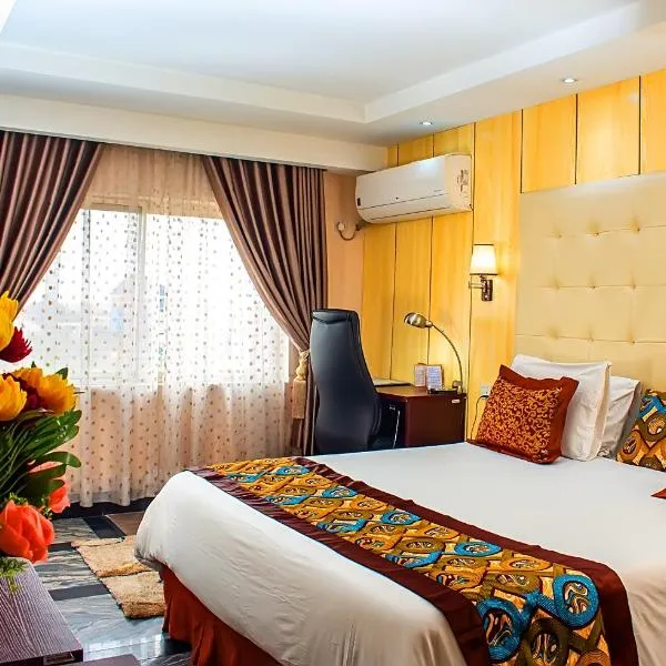 Golden Tulip Garden City Hotel - Rivotel，位于Umueme的酒店