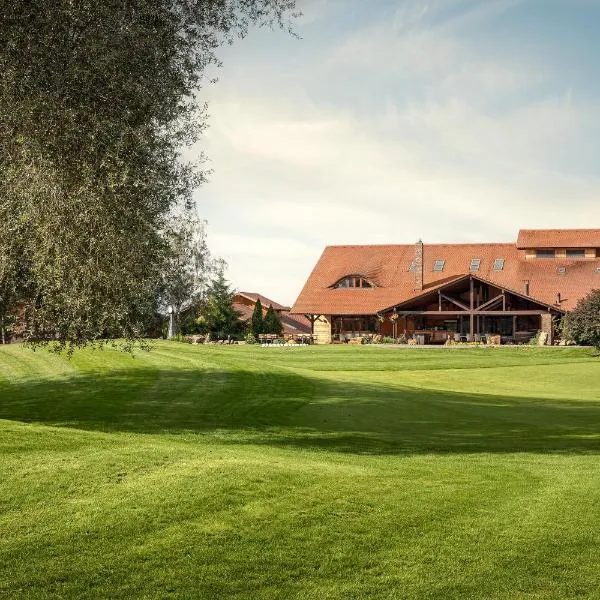 Golf & Spa Kunětická Hora，位于Dritec的酒店