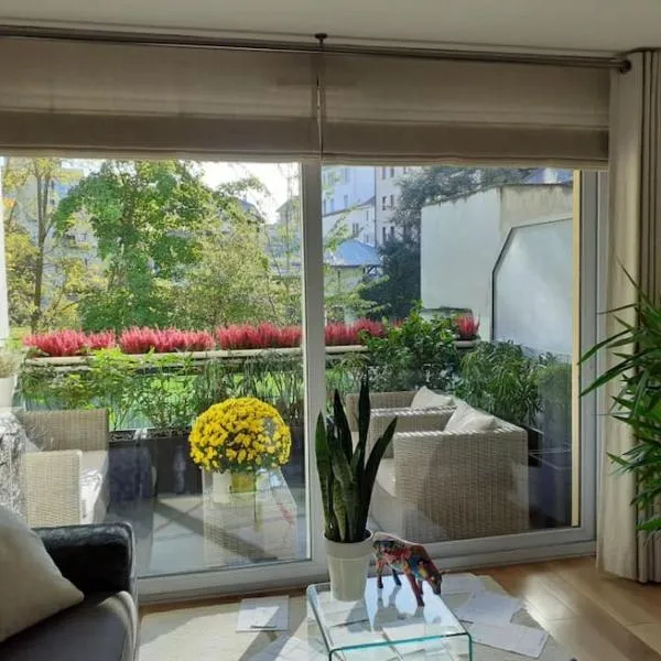 Appt centre ville "Parc Olympe de Gouges" avec garage，位于安纳马斯的酒店