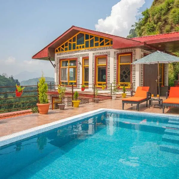 StayVista at Spirits Unplugged with Outdoor Pool - Karyali，位于Nāldera的酒店