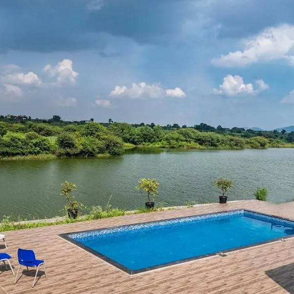 SaffronStays Rose Vineyard by the Lake, Nashik - 100 percent pet-friendly lakefront villa in a vineyard，位于纳西克的酒店