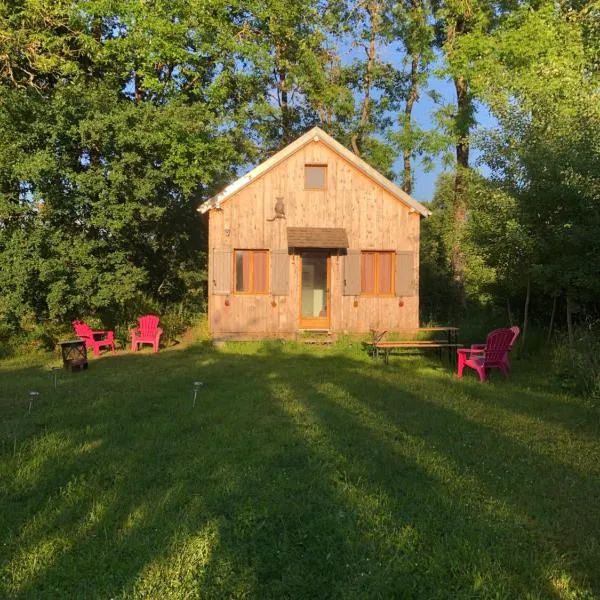 Tiny-House sous les arbres et les oiseaux，位于Lainsecq的酒店