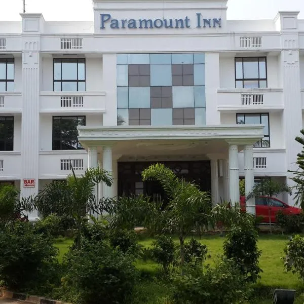 派拉蒙旅馆，位于Pennalūr的酒店