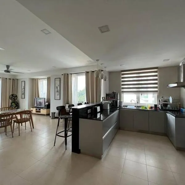 Santubong Suites Sejinjang，位于古晋的酒店
