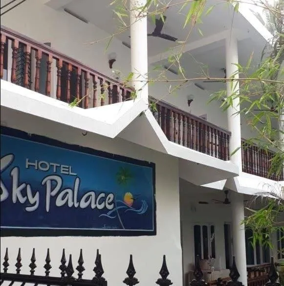 Sky Palace Beach Hotel，位于可瓦兰的酒店