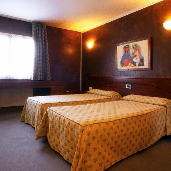 纳瓦别墅酒店，位于Torazo的酒店