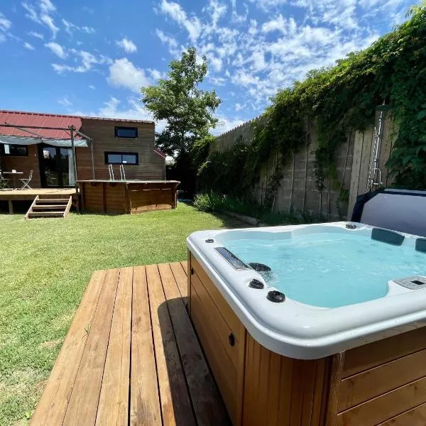 myinsolite - Tiny-house, jacuzzi, brasero, piscine，位于勒格罗-迪鲁瓦的酒店