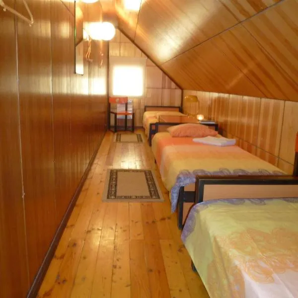 Kihelkonna Pastorate Guesthouse，位于Kuralase的酒店