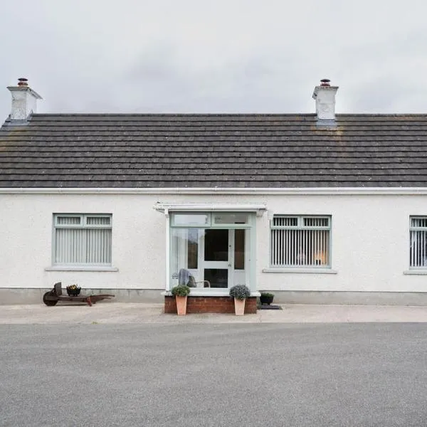 Red Pump Cottage - 3 bedroom, sleeps 6, private garden，位于Gulladuff的酒店