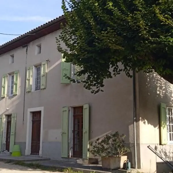 Gîte "le pommier"，位于Risset的酒店