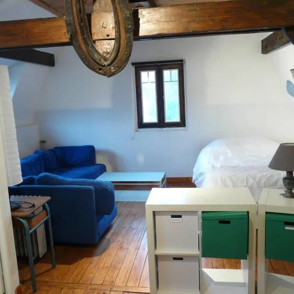 75 sqm Noyon; independant house，位于努瓦永的酒店
