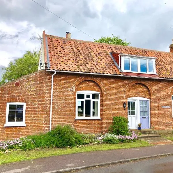 1 Tunns Cottages, Rushmere, nr Beccles，位于贝克尔斯的酒店