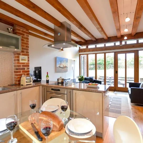 Two Chantry Barns, Orford，位于奥福德的酒店