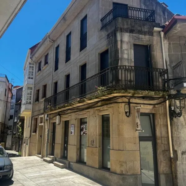 Apartamentos Redondela - Centro histórico，位于雷东德拉的酒店