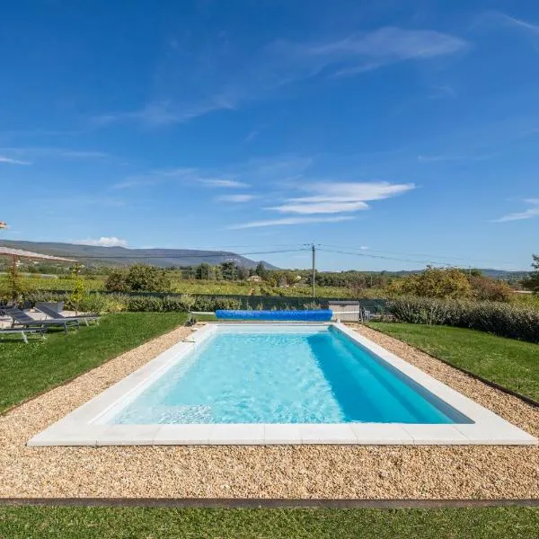Villa Piscine Chauffée, 5min du village et Climatisation，位于圣萨蒂南艾普特的酒店