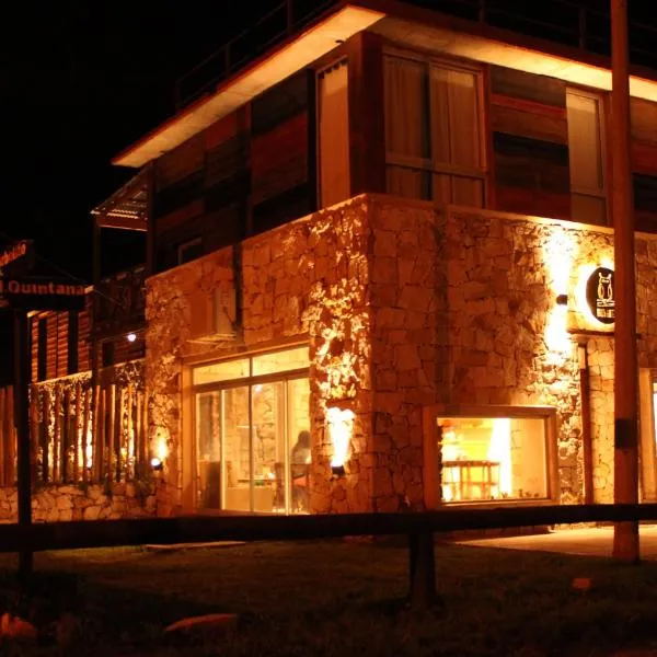 Akun Hotel，位于奇基塔湖巴尔内阿里奥的酒店