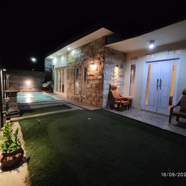Puncak Pinus and Pool，位于巴图的酒店