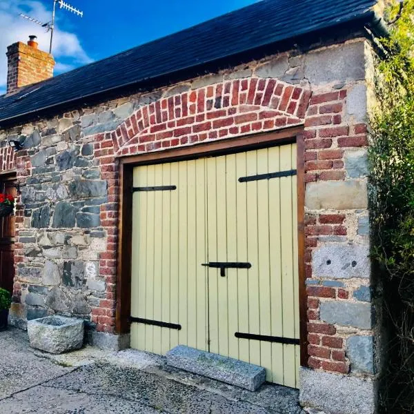 The Wee Barn. In the heart of the countryside，位于Gilford的酒店