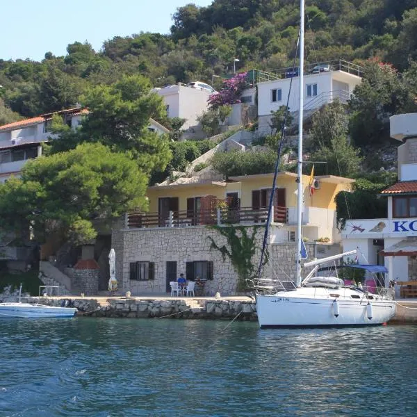 Apartments by the sea Zaklopatica, Lastovo - 8347，位于拉斯托伏的酒店