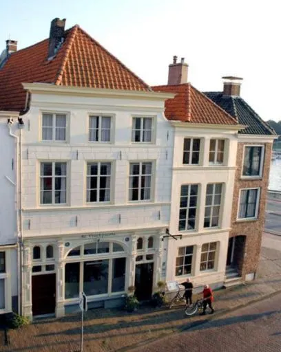 Hotel de Vischpoorte, hartje Deventer en aan de IJssel，位于Diepenveen的酒店