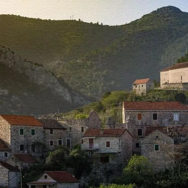 Heritage Apartments Kyra & Fox in Pitve, Hvar，位于Pitve的酒店