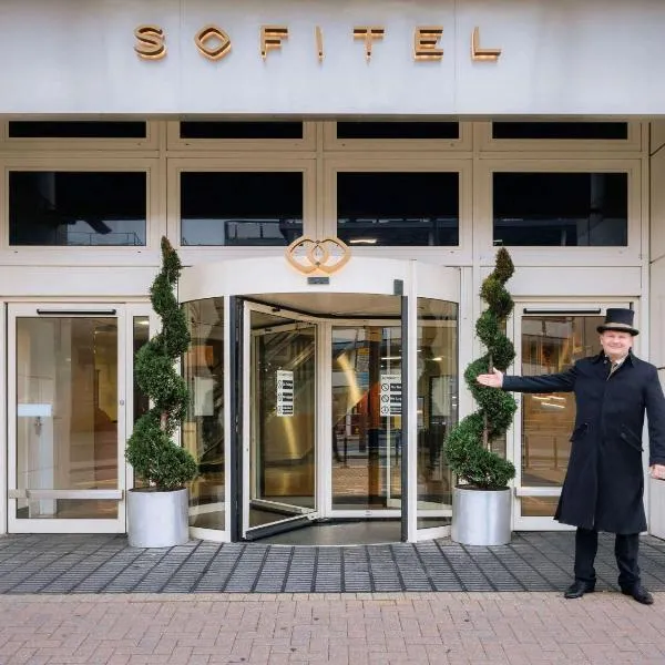 索菲特伦敦盖特威克酒店，位于Newdigate的酒店