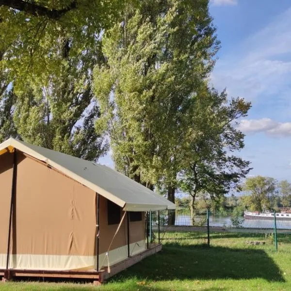 Camping Onlycamp La Gâtine，位于Bléré的酒店