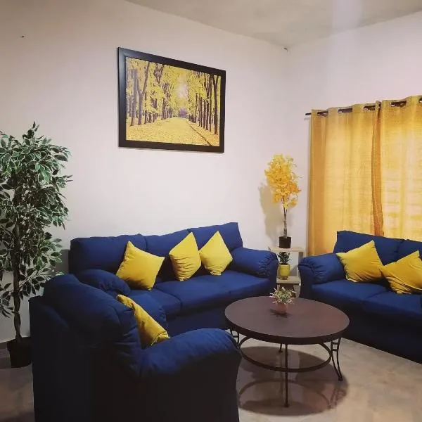 casa flores，位于巴卡拉尔的酒店
