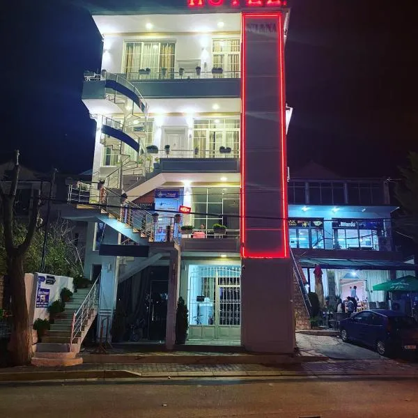 KU&NA HOTEL BELSH，位于Belsh的酒店