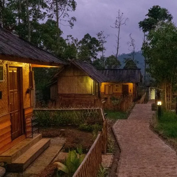 Kampung Bareto Cottage And Resto，位于Cisurupan的酒店