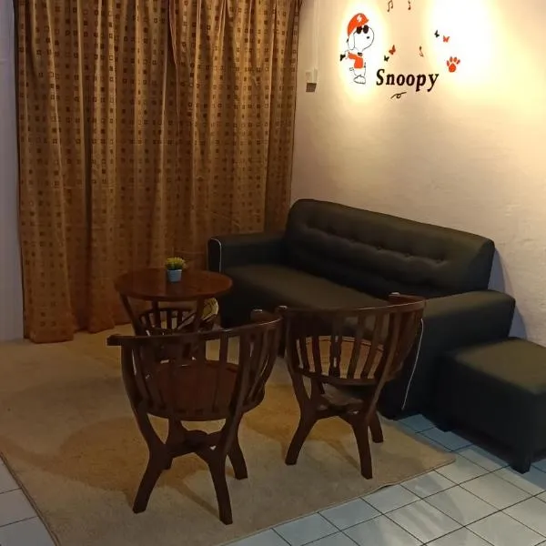 Snoopy homestay Two Bedroom，位于峇株巴辖的酒店