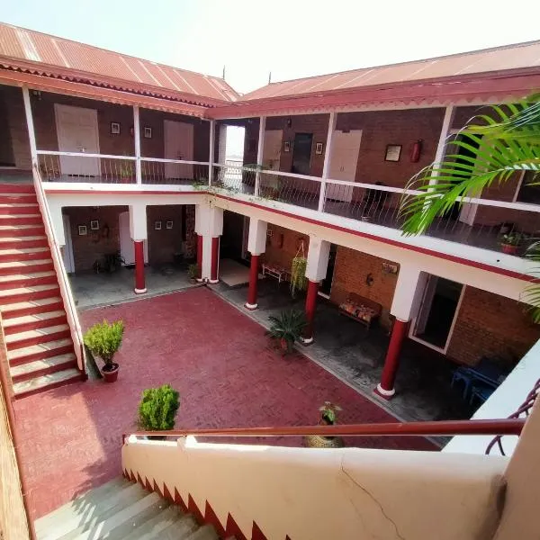 Naurang Yatri Niwas，位于Bharwain的酒店