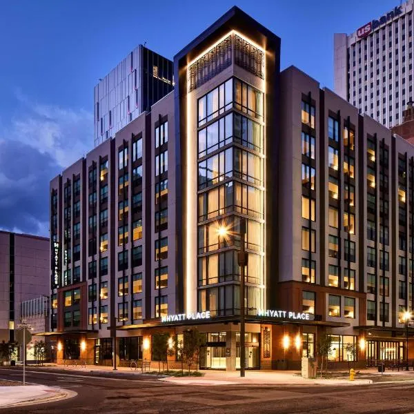 Hyatt Place Phoenix/Downtown，位于凤凰城的酒店