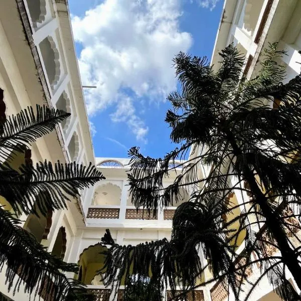 Radhika Palace Hotel,位于布什格尔的酒店