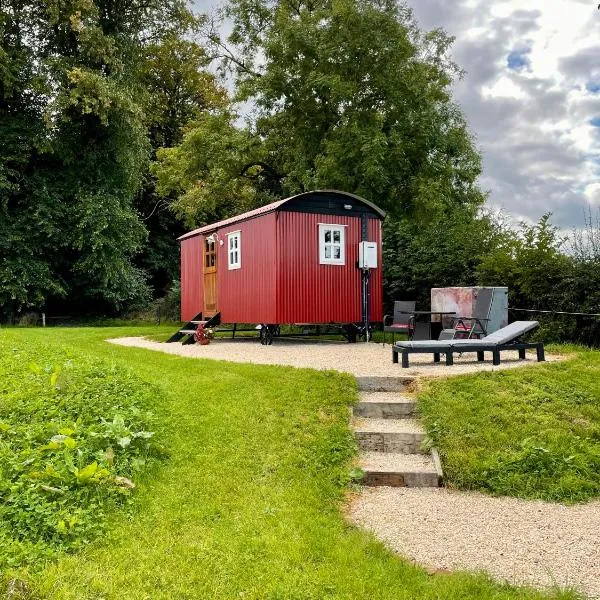 Sheelin Shepherds Hut 2 with Hot Tub，位于弗吉尼亚的酒店